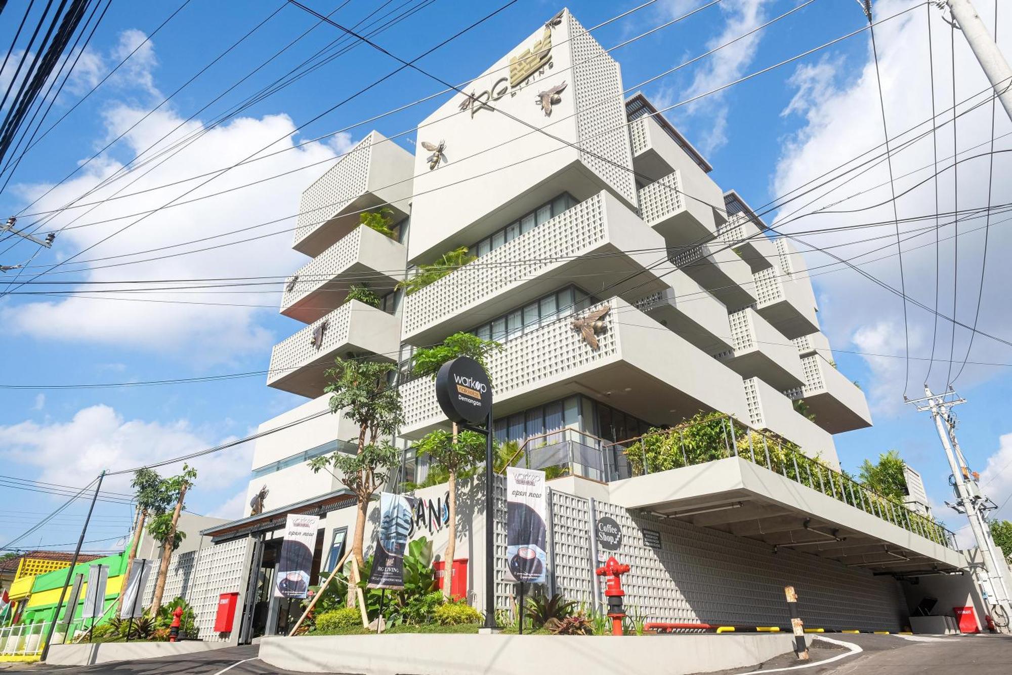 Sans Hotel Rg Living Jogja By Reddoorz Pakualaman Bagian luar foto