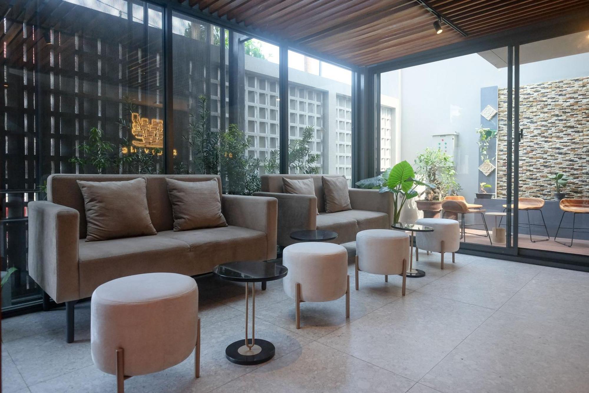 Sans Hotel Rg Living Jogja By Reddoorz Pakualaman Bagian luar foto