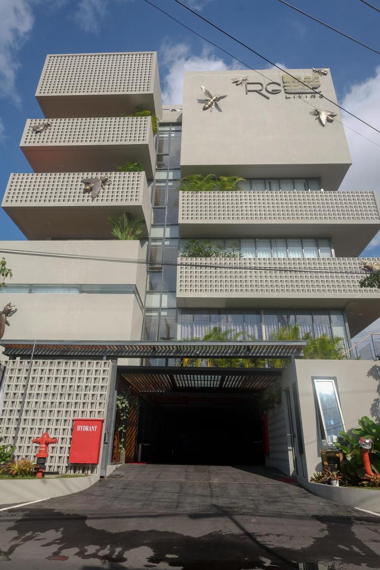 Sans Hotel Rg Living Jogja By Reddoorz Pakualaman Bagian luar foto