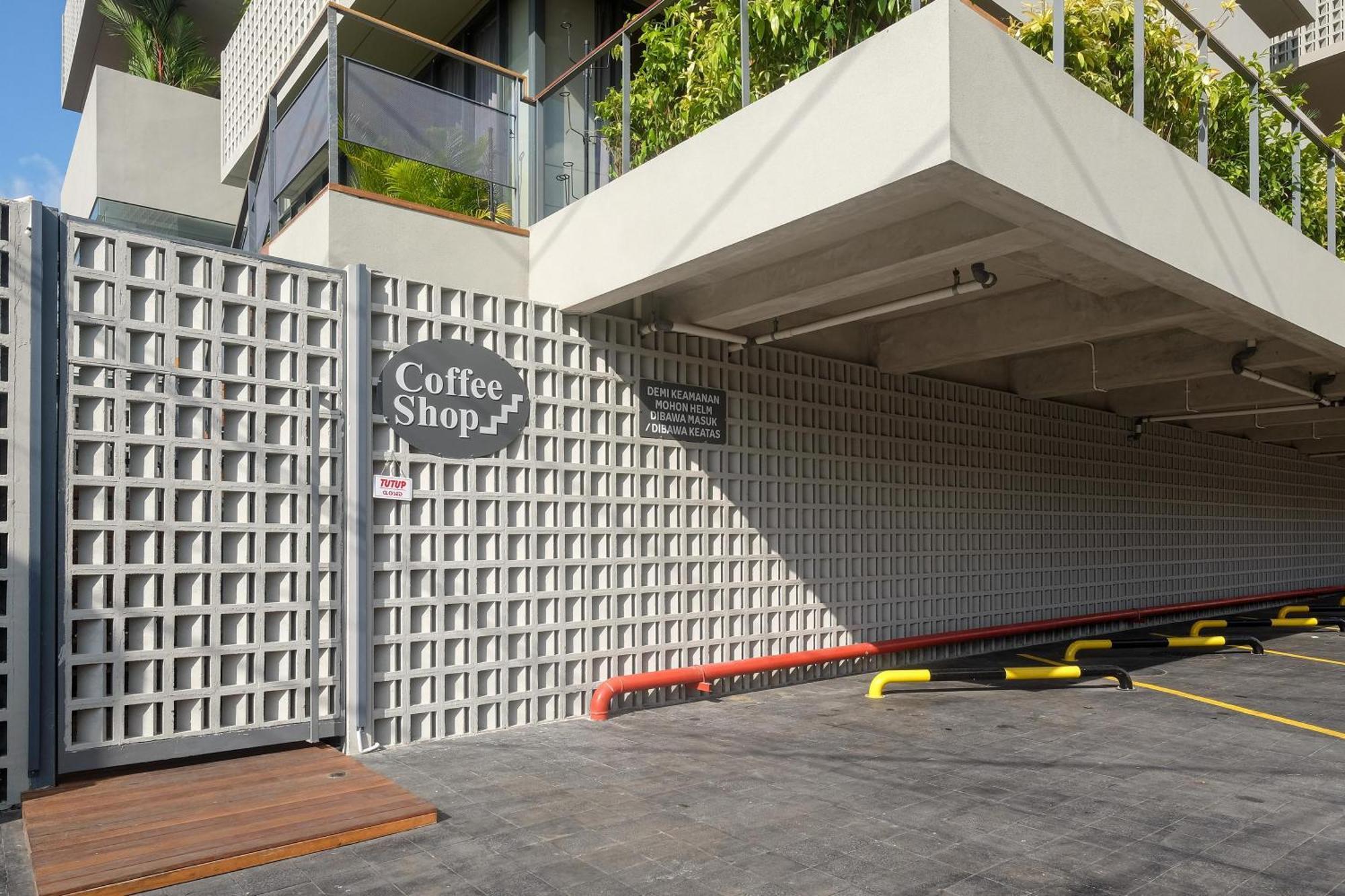 Sans Hotel Rg Living Jogja By Reddoorz Pakualaman Bagian luar foto