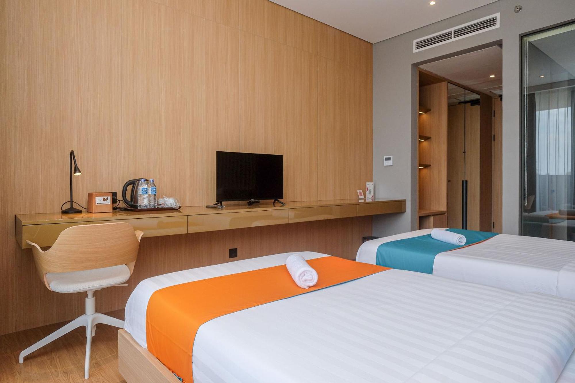 Sans Hotel Rg Living Jogja By Reddoorz Pakualaman Bagian luar foto