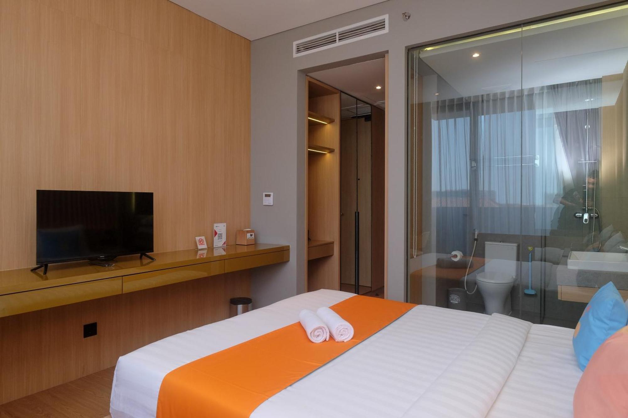 Sans Hotel Rg Living Jogja By Reddoorz Pakualaman Bagian luar foto