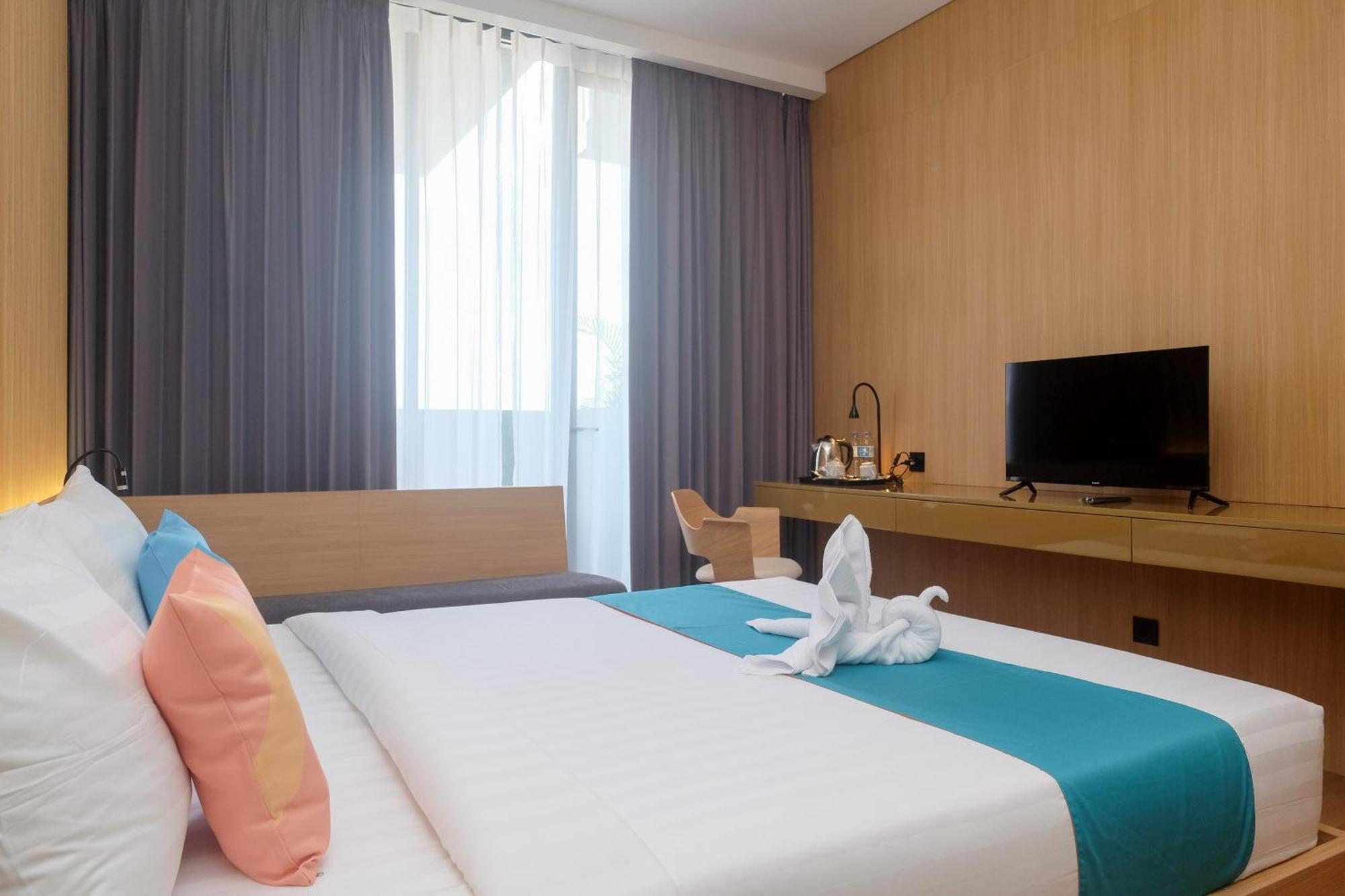 Sans Hotel Rg Living Jogja By Reddoorz Pakualaman Bagian luar foto