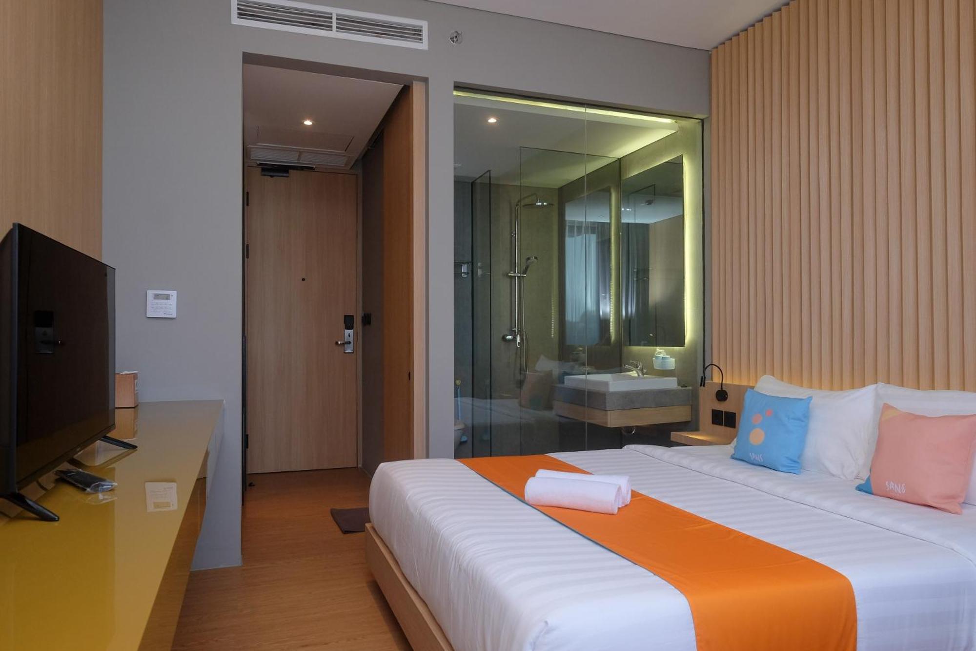 Sans Hotel Rg Living Jogja By Reddoorz Pakualaman Bagian luar foto
